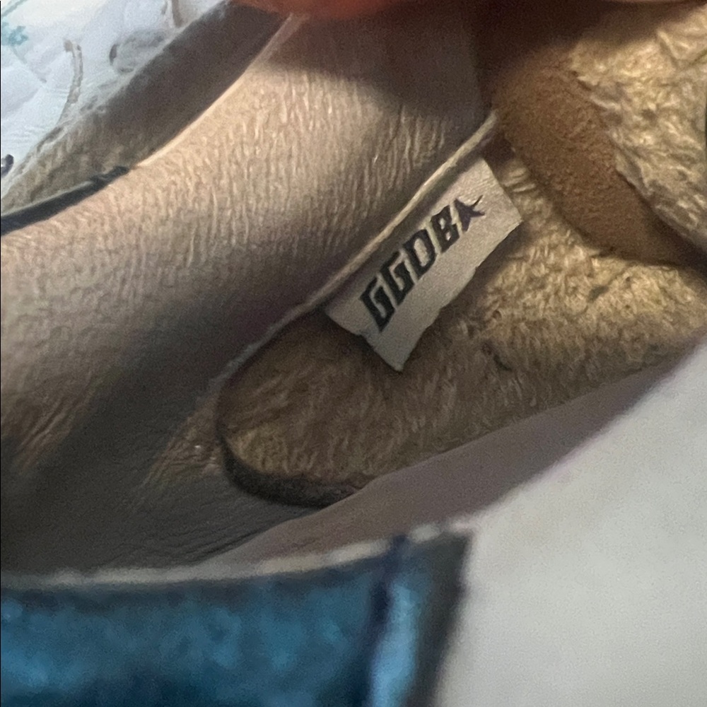 Golden Goose White Leather Sneakers with Silver Star - Picture 2 of 10